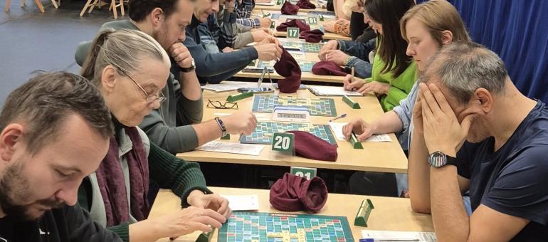 Rekordowy V Bielański Festiwal Gier Stolikowych |  Prawie 200 uczestników wzięło udział w V Bielańskim Festiwalu Gier Stolikowych, który tradycyjnie odbył się w hali CRS Bielany. Wydarzenie otworzył Jacek Bączkowski, prezes TKKF Chomiczówka, wraz z władzami CRS Bielany, gospodarzami obiektu.